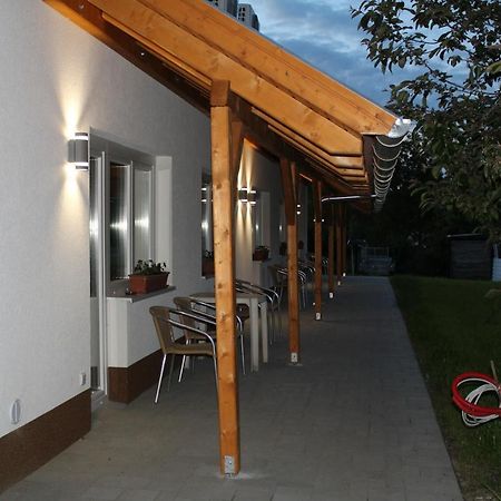 Oroszlány Czermann Holiday Inn מראה חיצוני תמונה