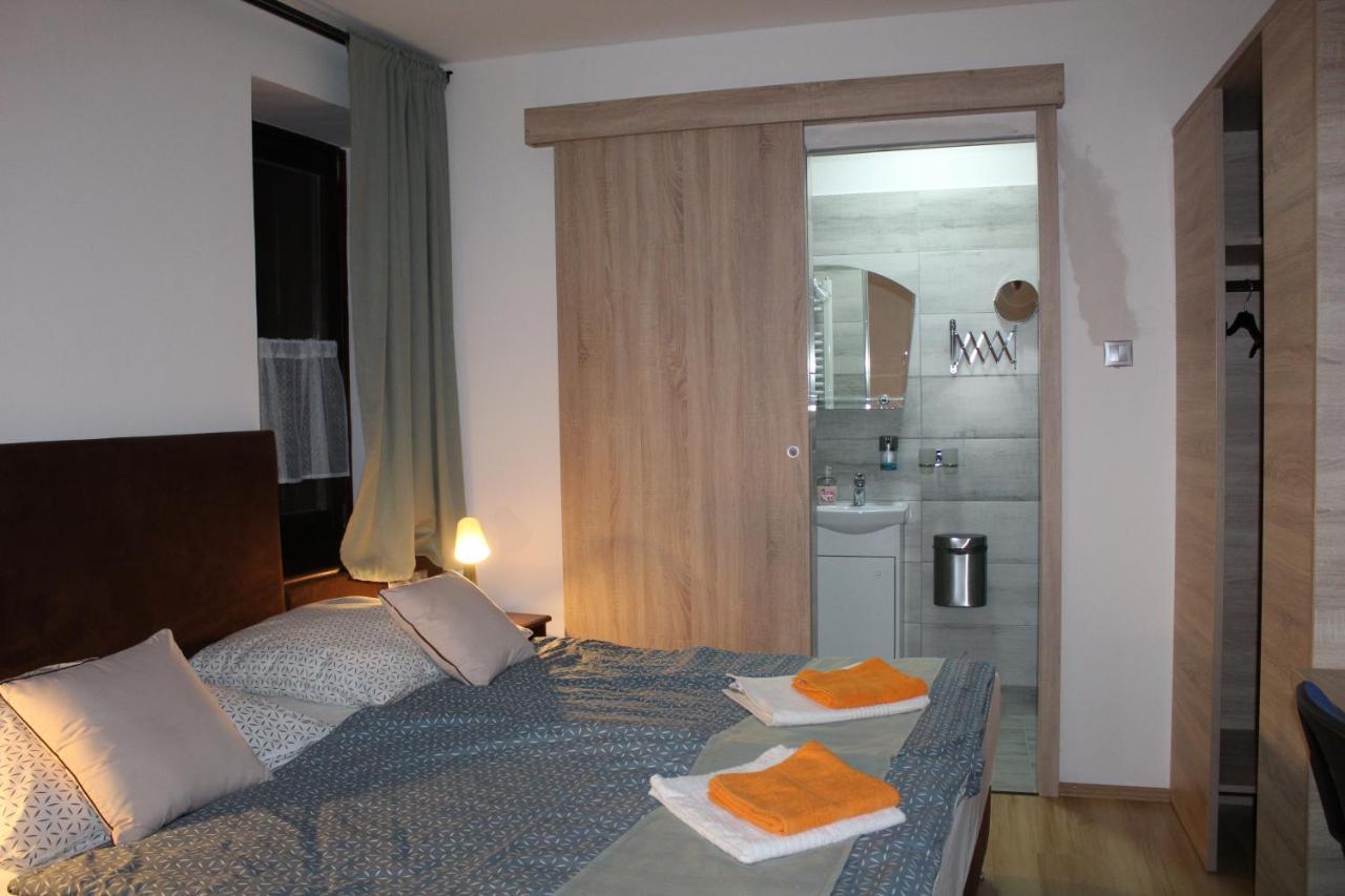 Oroszlány Czermann Holiday Inn מראה חיצוני תמונה