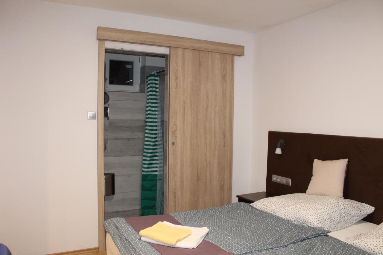 Oroszlány Czermann Holiday Inn מראה חיצוני תמונה