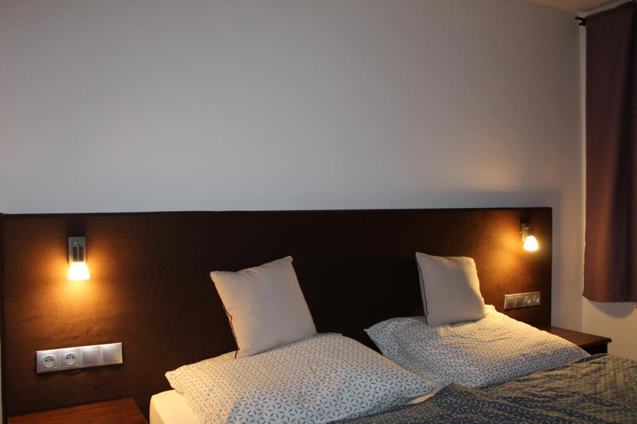Oroszlány Czermann Holiday Inn מראה חיצוני תמונה